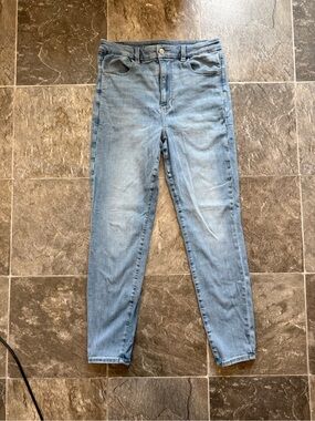 American Eagle Women's Light Blue High-Rise Jeans